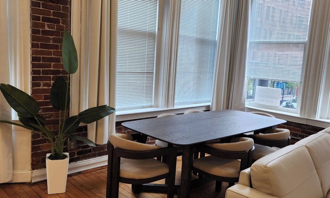 Downtown Apartment | Chic 1-bedroom apartment with WiFi, AC in phenomenal Providence