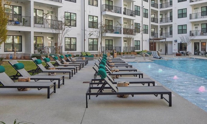 Atlanta Apartment | Chic 1-bedroom Long Term Free Parking and Fitness Center