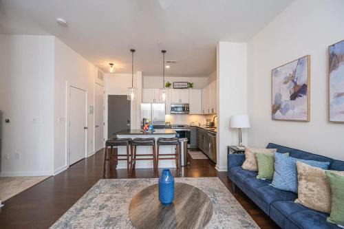 First Ward Apartment | Chic 1-Bedroom Modern Apt with Gym & Free Parking