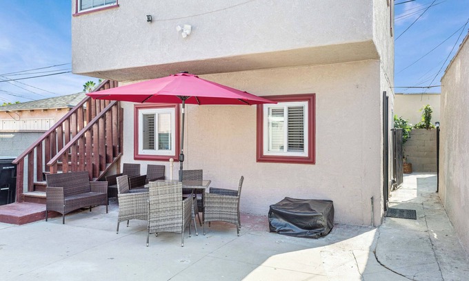 Park Mesa Heights Apartment | Chic 1-bedroom with AC and WiFi in awesome Los Angeles