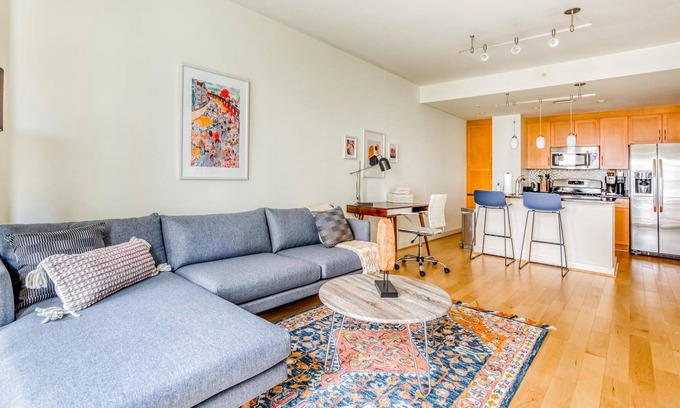 Clarendon Apartment | Chic 1BR in Arlington near Metro, Gym + Pool