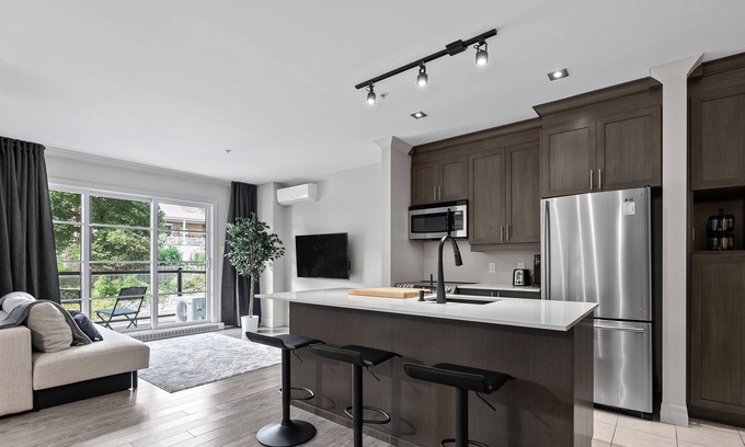 Boischatel Condo | CHIC 201 at Montmorency Falls 10 minutes from Old Quebec