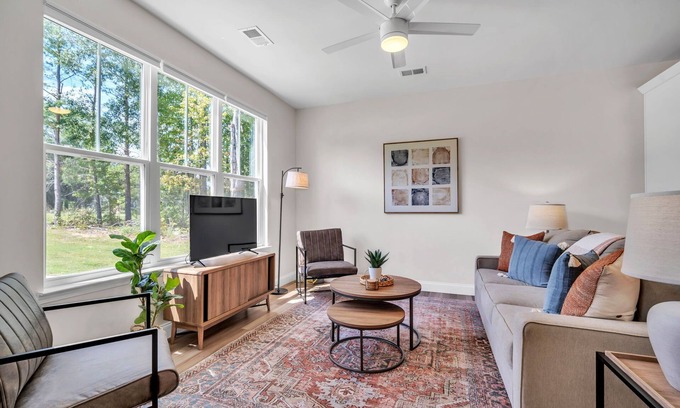 Taylors House | Chic 3/2 Near Downtown Gvl, Greer & Travelers Rest