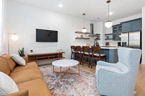 Cleveland Park Apartment | Chic 5 Bed, 2 Bedroom Free Parking - 3 miles to Broadway