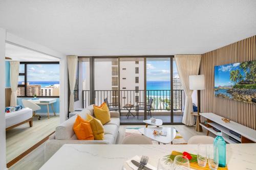 Waikiki Apartment | Chic and Upscale Waikiki Beach Ocean View with Parking