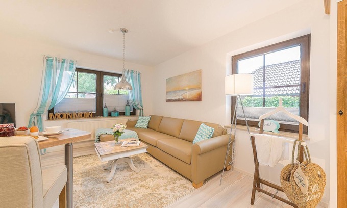 Zingst Apartment | Chic apartment with garden, terrace, sauna, bathroom and living/sleeping area