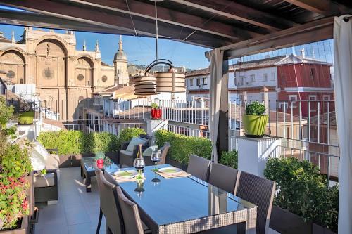 Central District Apartment | Chic Apartment Granada 60m² + Terr.