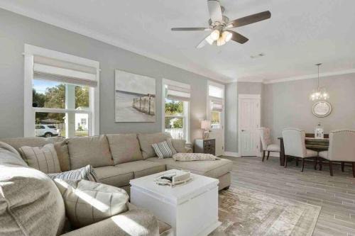 Gulfport House | *Chic Beach Cottage Retreat* near Beach/downtown