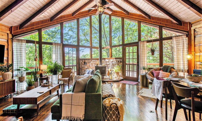 Walnut Mountain Cabin | Chic Boho Cabin in the Trees!
