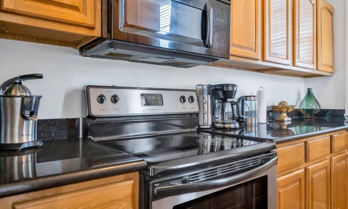 Tulane - Gravier Apartment | Chic Canal Street Retreat