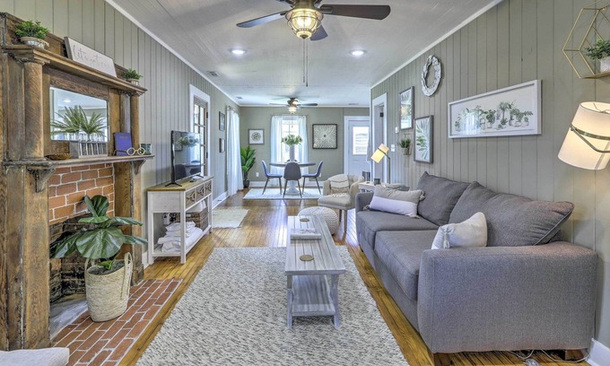 Carrollton Cottage | Chic Carrollton Cottage w/ Updated Interior!