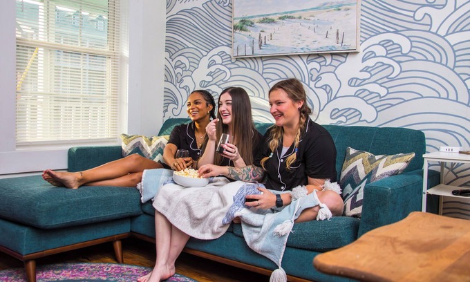Old East Hill House | Chic & Central/Less than a 10-minute drive to Pensacola Beach!