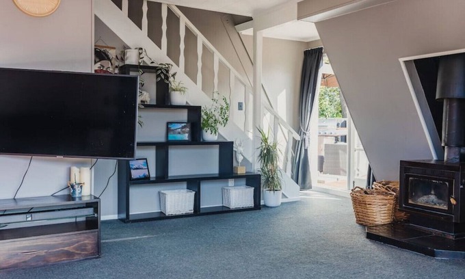 Methven House | Chic Chalet | Pet Friendly