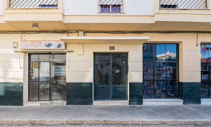 San Fernando Apartment | Chic city apartment in San Fernando near Cadiz.