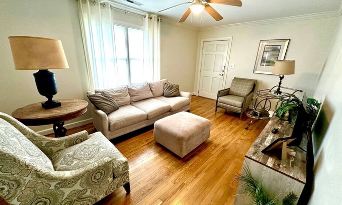 Historic Oakwood Condo | Chic Condo in Downtown Raleigh