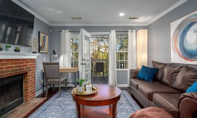 Meadowbrook Condo | Chic Condo Retreat: Private Bliss 'n Birmingham!