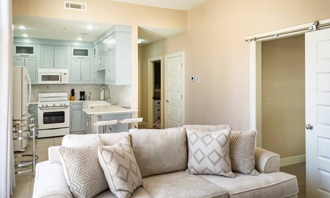 Downtown Condo | Chic Condo Steps from Bentonville Square