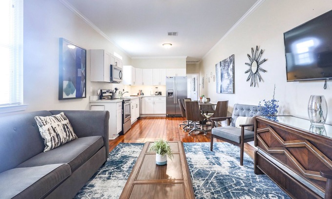 Milan Apartment | Chic Condo w Tranquil Backyard Patio 3br-2ba