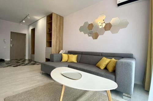 Oradea Apartment | Chic & Cozy Family Apartment next to Aquapark Nymphaea