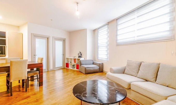 Kagithane Apartment | Chic Flat w Gym and Terrace 5 min to Kanyon Mall