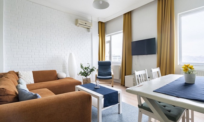 Pera Apartment | Chic Flat w Sea View and near Galata Tower