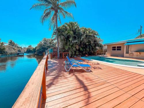 Fort Lauderdale House | Chic Fort Lauderdale Escape Pool Lake Views