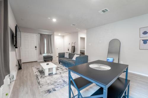 San Antonio House | Chic Home near Botanical Garden