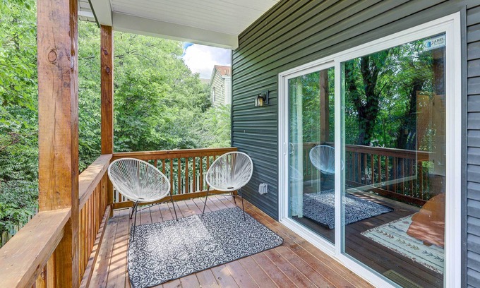 Walnut Hills House | Chic Home w/ Yard < 3 Mi to Dtwn Cincinnati!