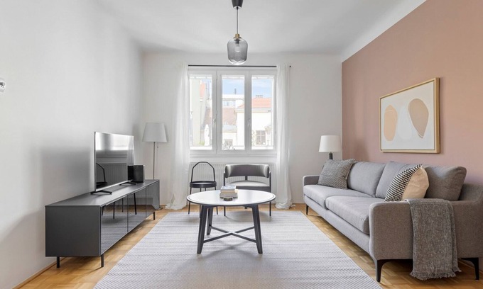 Wieden Apartment | Chic Innere Stadt 1BR w/Elevator, just refurbished, by Blueground