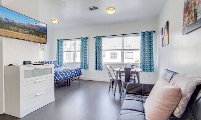 South of Fifth Condo | Chic Large Studio Apt Near Ocean Drive South Beach