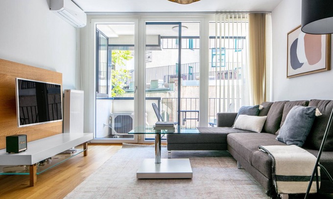 Mariahilf Apartment | Chic Mariahilf 1BR w/Balcony, Elevator, near U4, U6, by Blueground