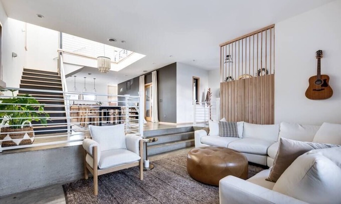 Shelby Hills House | Chic + Modern 3bd Home in East Nash! 8 min-> DT!