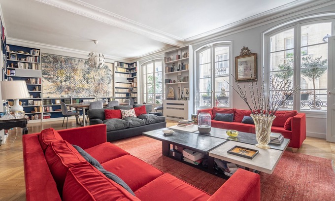 7th Arrondissement Apartment | CHIC & Modern Apartment in the 7eme!
