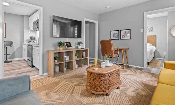 St. Charles Historic District Apartment | Chic Retro-Styled Upstairs Apartment in St Charles