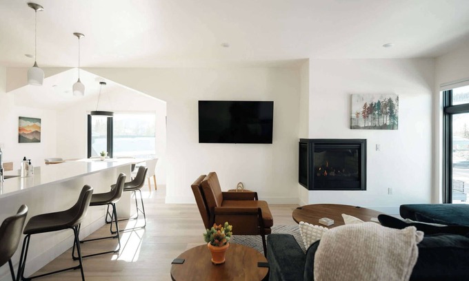 Silverthorne Condo | Chic Silverthorne Condo with Rocky MTN Vista Views