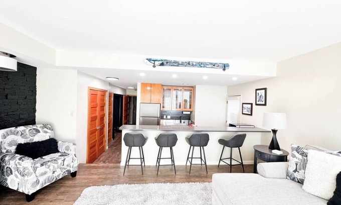 Alyeska Apartment | Chic Slopeside Ground Floor Condo - 1 Bdrm
