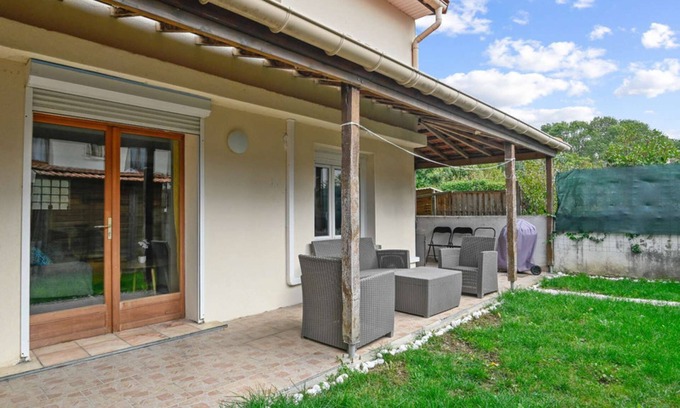 Ris Orangis Apartment | Chic spacious over-equipped triplex