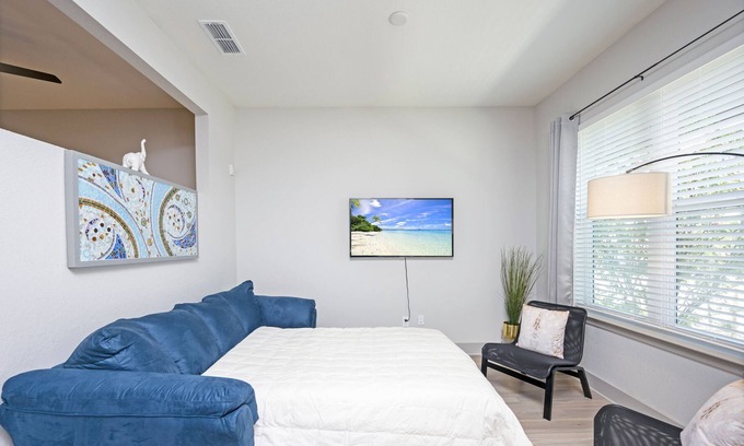 East Ybor Apartment | Chic & Spotless by Channelside, 1BR - 5 ppl