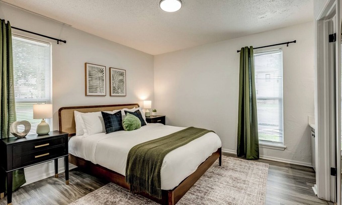 Stillwater Apartment | Chic Stay @ The Hub – WiFi+Parking w/Weekday Deal