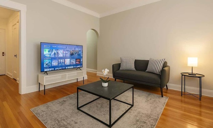 Chicago Apartment | Chic Studio in Heart of Chicago