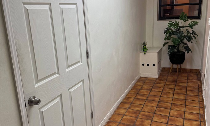 Miami Gardens Apartment | Chic studio with WiFi and AC in vibrant Miami between the 2 hardrocks