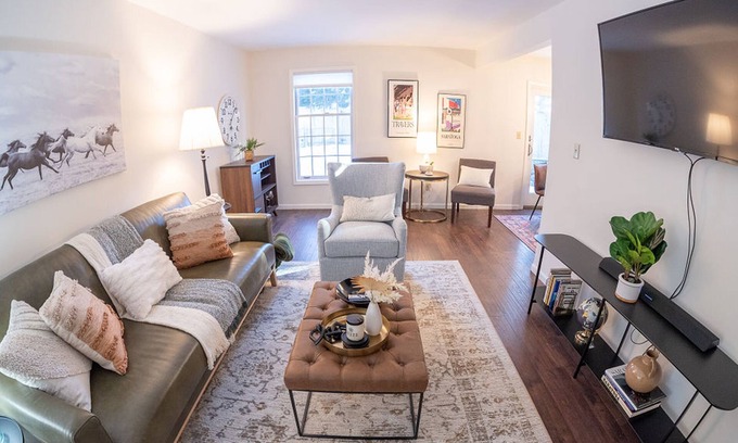 Ballston Spa House | Chic Townhouse Near SPAC, Restaurants, 3 bedrooms, King Beds, Pet Friendly