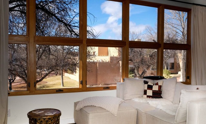 Downtown Santa Fe Apartment | Chic View Loft at Historic Plaza - Spacious 470 Sq Ft