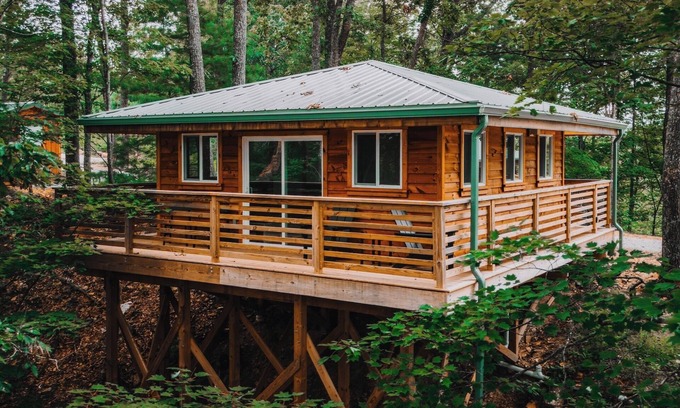 Rogers Cabin | 'Chickadee' - One of our cute and tidy Lookout Cabins