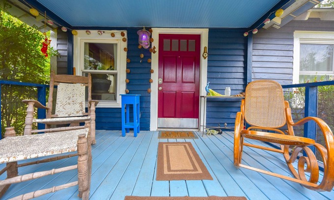 Athens House | Chicopee Rose Cottage - Pet & Family Friendly, Back Deck, Near Downtown & UGA