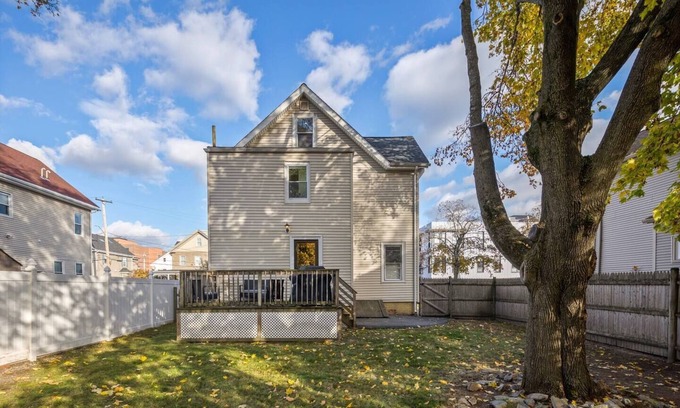 Medford House | ChicStylish Near Tufts/Boston 1BR w/SitStand Desk