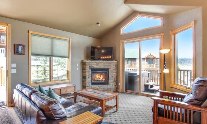 Estes Park Apartment | Chief Cheley Peak 40A Condo