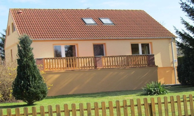 Gross Schwansee Apartment | Child-friendly apartment with terrace, 800m to the beach