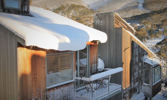 Thredbo Cabin | CHILL-OUT * Stay on snow in winter or enjoy a cosy alpine escape in summer!