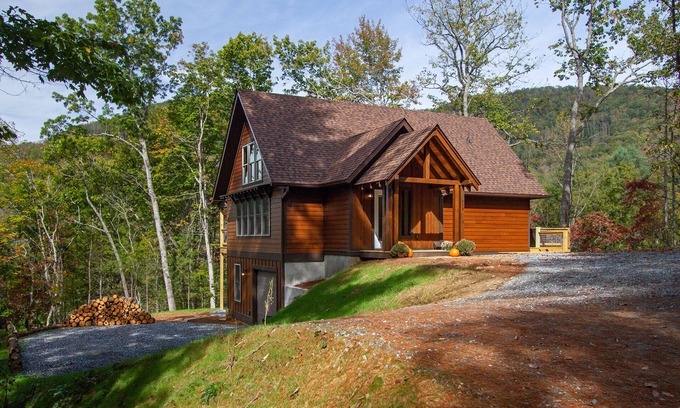 Bryson City Cabin | Chillin Time mountain cabin near entrance to GSMNP